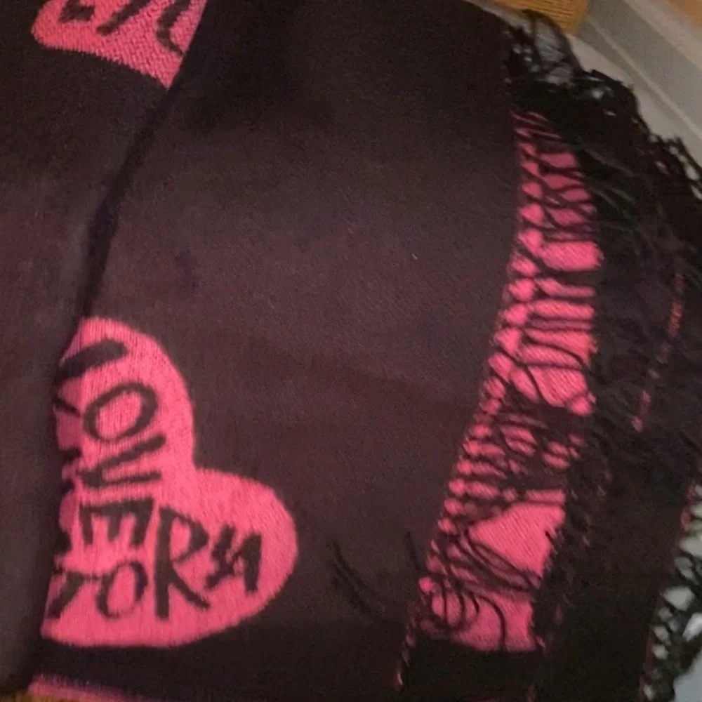 Victoria's Secret Black  Pink Heart Design throw